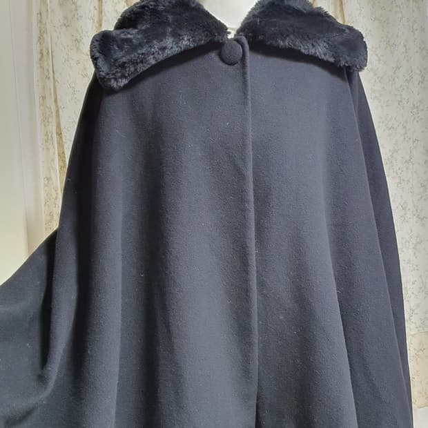 [빈티지] 블랙 퍼 트리밍 망토 코트 두꺼운망토