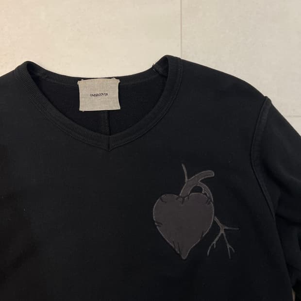 언더커버 13aw 심장 스웻셔츠