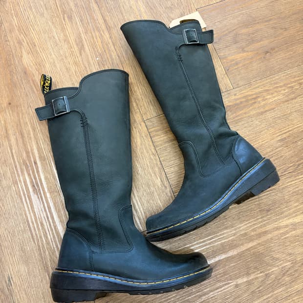N235. 닥터마틴 벅스하이 부츠