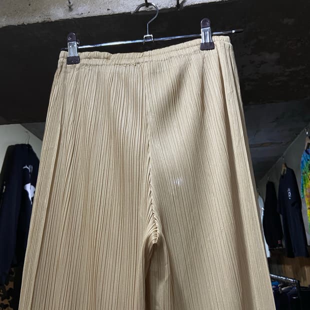 PLEATS PLEASE 플리츠 플리즈 베이지 컬러 팬츠