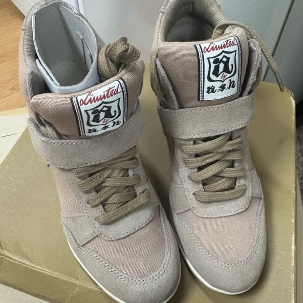 Ash 웨지 스니커즈 235