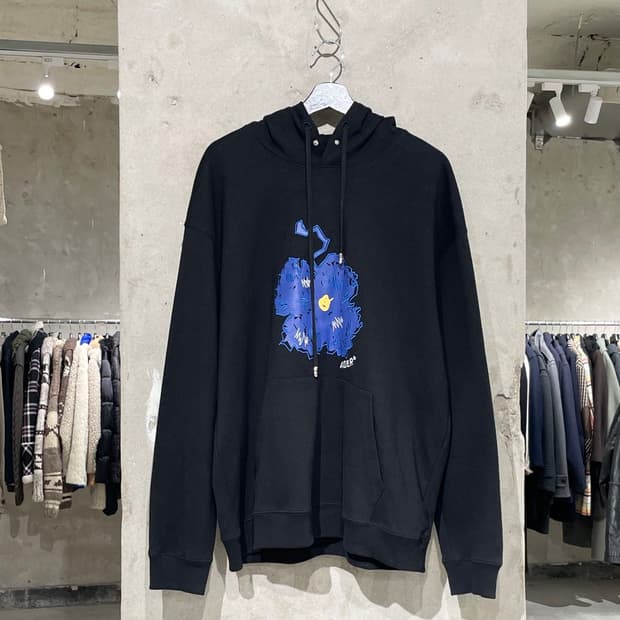 아더에러 20F/W 블랙 블러썸 후디