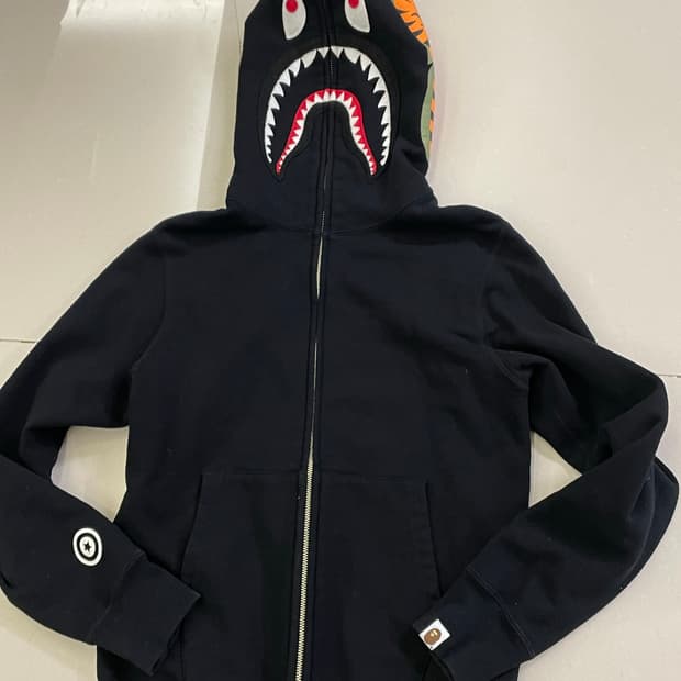 베이프 후드집업