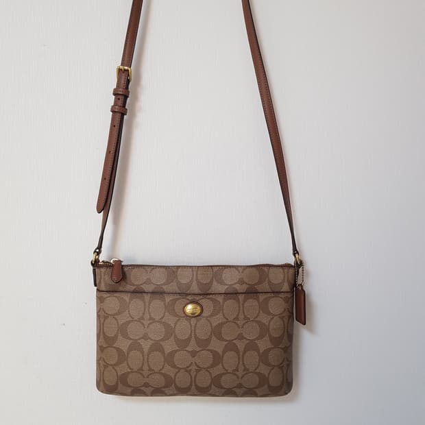 코치 시그니처 크로스백 ㅡ정품