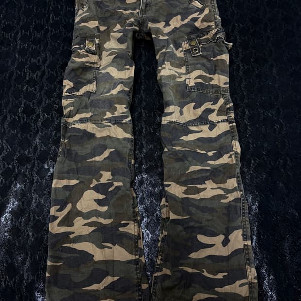 “MAGIC SQUARE” 00’s Camo Pocket Detail c
