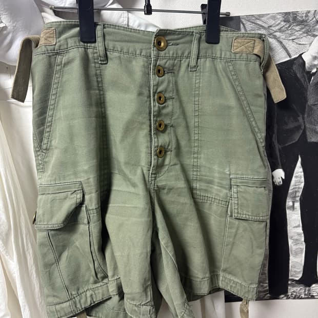 버튼플라이 반바지