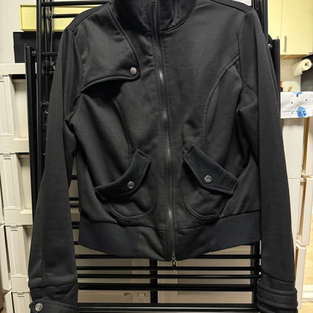 거의새상품) Y2K 스냅버튼 디테일 집업자켓 - 블랙