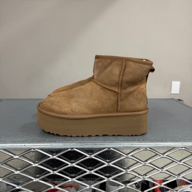 어그 클래식 플랫폼 미니 240