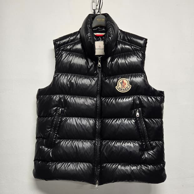 몽클레어 구스다운패딩조끼  지니어스 어웨이크 콜라보 패딩조끼