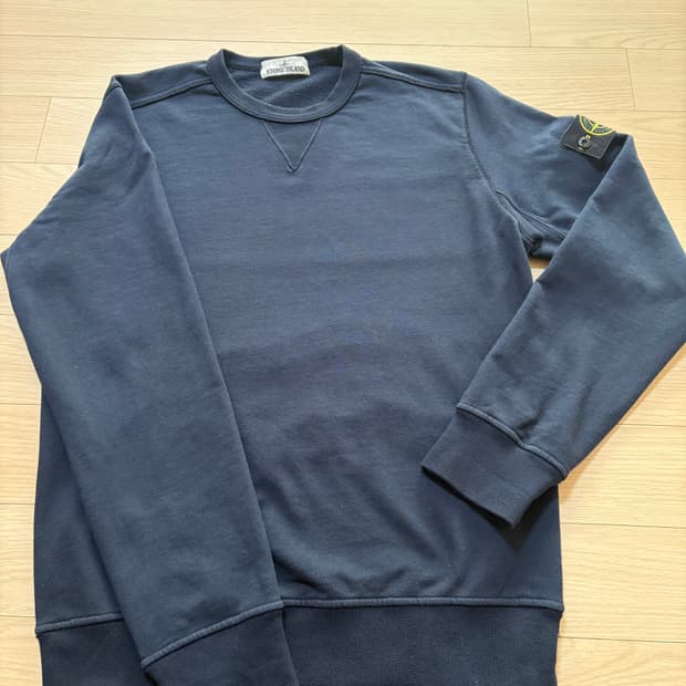 스톤아일랜드 맨투맨 M 팝니다