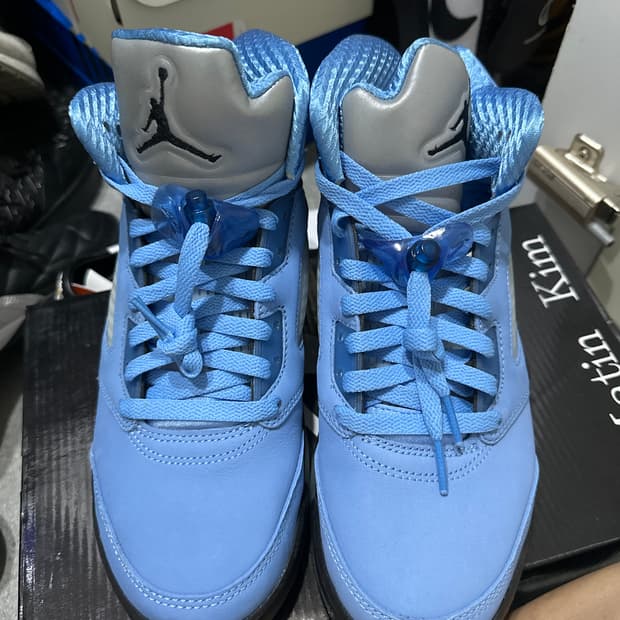 Jordan 5 Retro University Blue