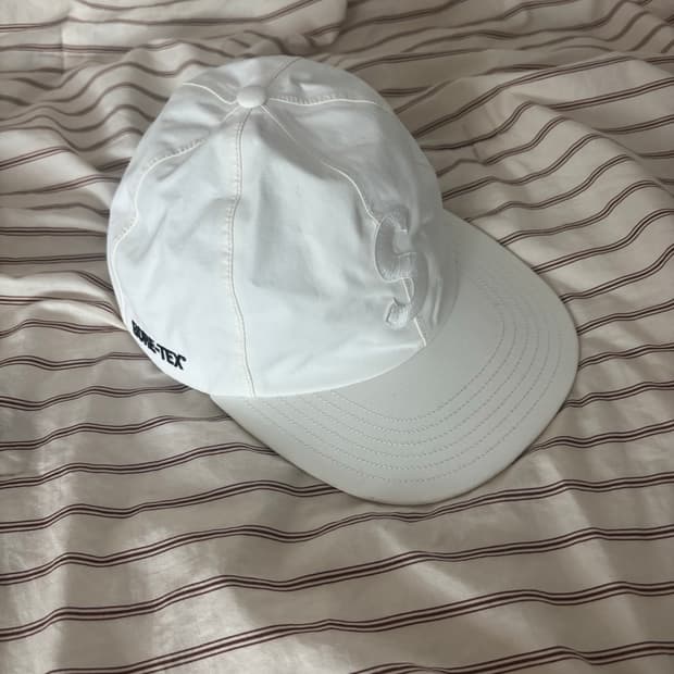 슈프림 고어텍스 화이트 캡