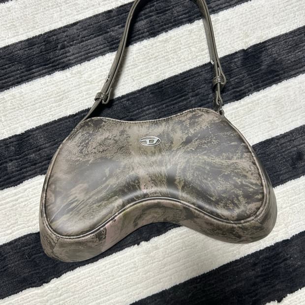 디젤 숄더백