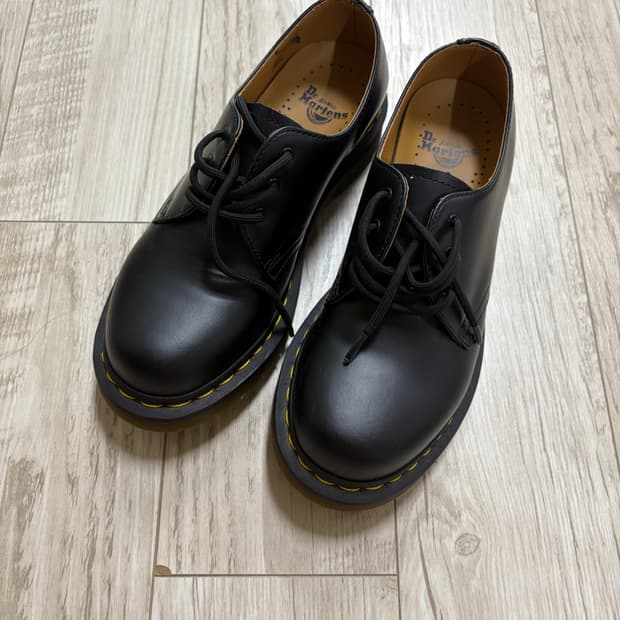 닥터마틴 1461 3홀 스무스 240