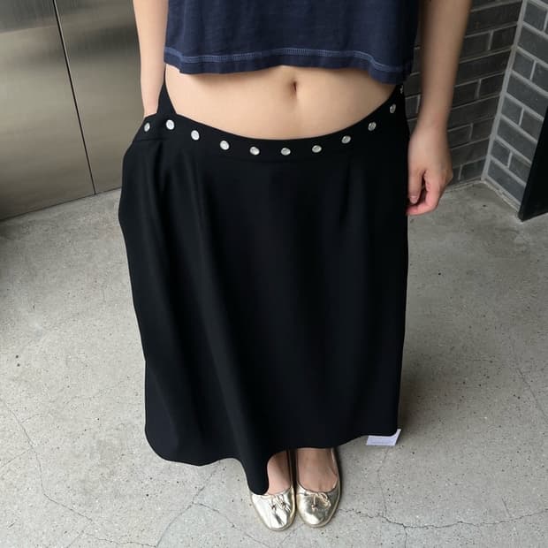 Agnes.b 아네스베 버튼 스커트