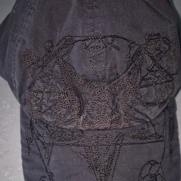 에모스탠스클럽 초판 로고 캡