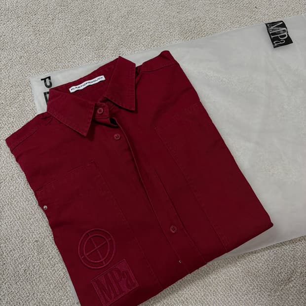 플라스틱 프로덕트 빨강 셔츠 L 새상품