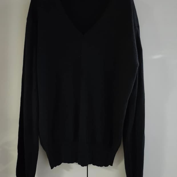 타임옴므 실크 울 브이넥 니트