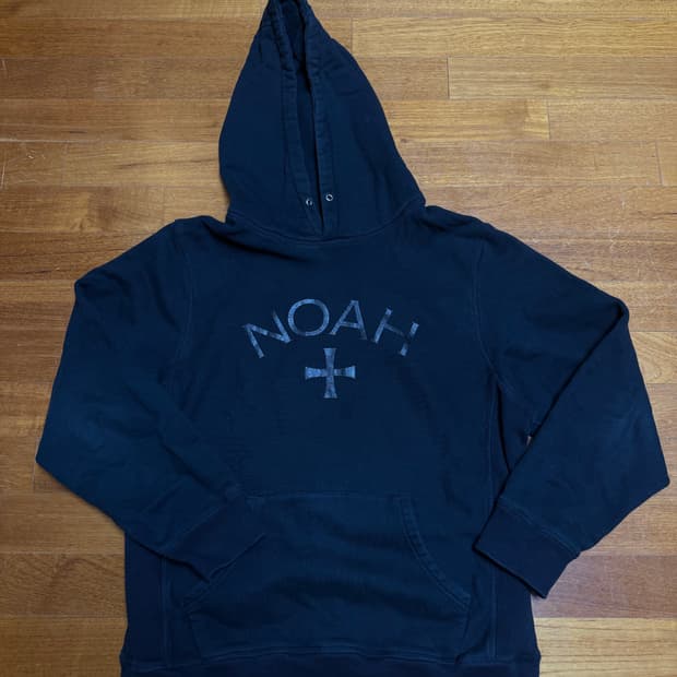 노아 블랙 로고 후드티