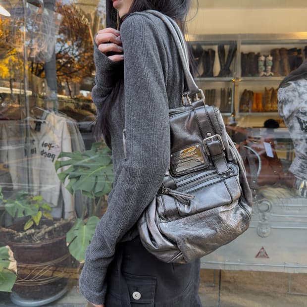 00s 돌체앤가바나 실버 가죽 가방