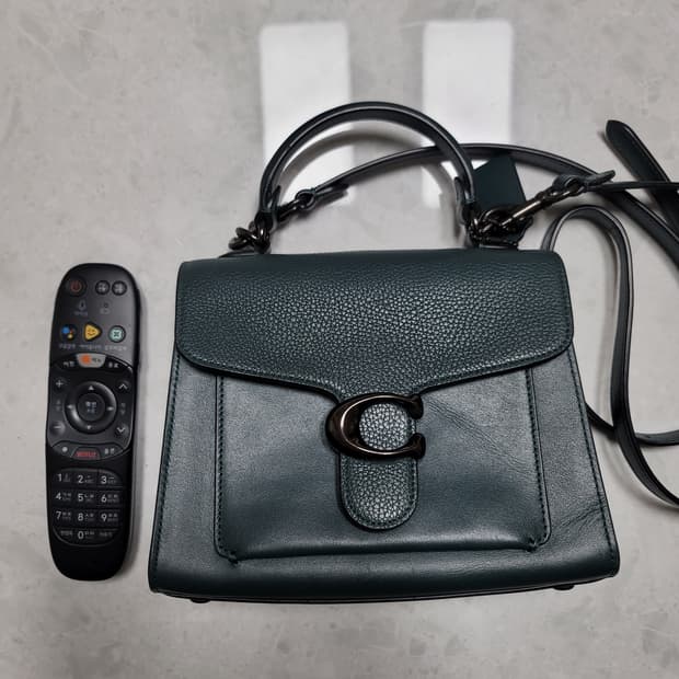 코치 진한녹색 신형 테비탑 핸들 상태극상 
