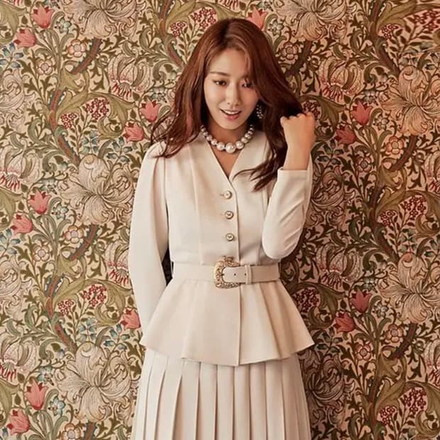 모조에스핀(MOJO.S.PHINE) 페플럼 자켓 55