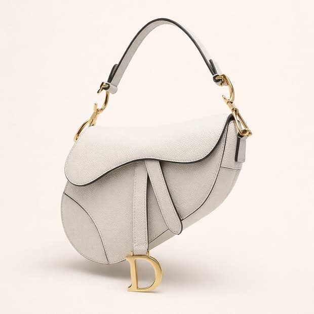 [S급] 디올 새들 그레인드 송아지 가죽 스트랩백 판매합니다!!!