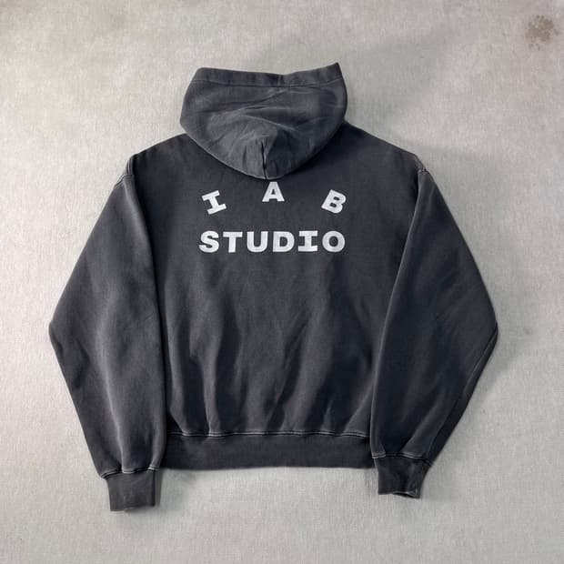100 아이앱 스튜디오 블랙 피그먼트 후드티
