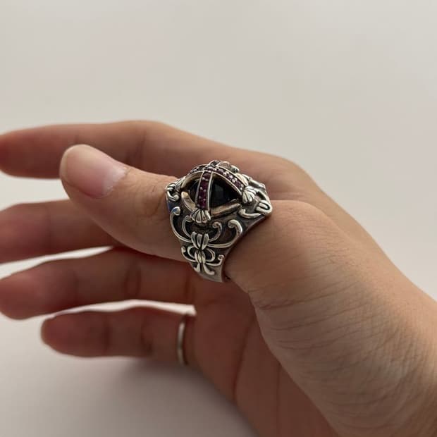CROSS SHAPE RING 십자가 모양 반지