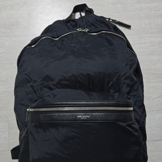 (정품) 생로랑 시티 백팩 나일론 (명품 크로스백 가방 힙색)