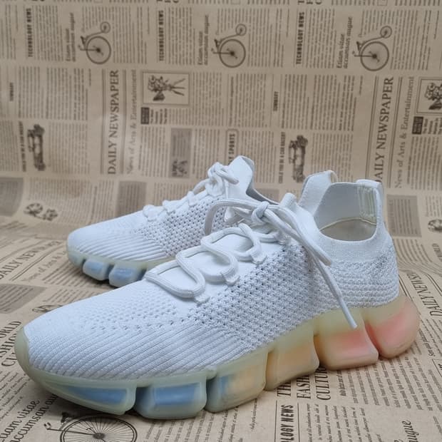 스티브메든 여성운동화 실사이즈240