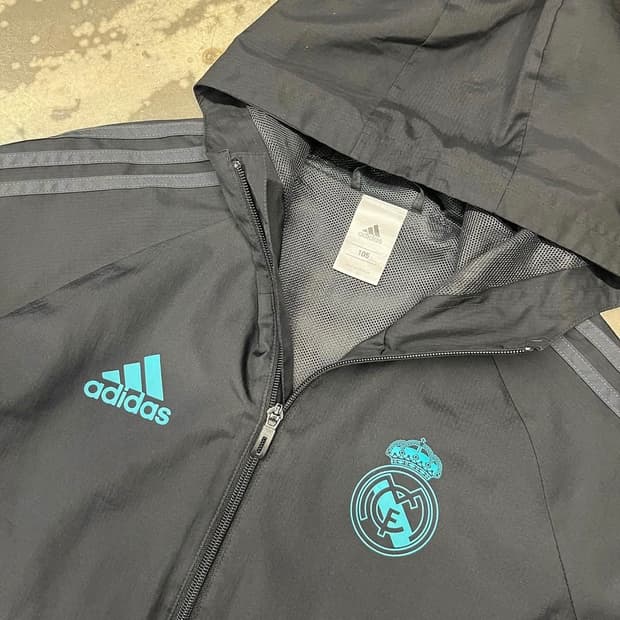 아디다스 레알마드리드 바람막이 후드 블랙 