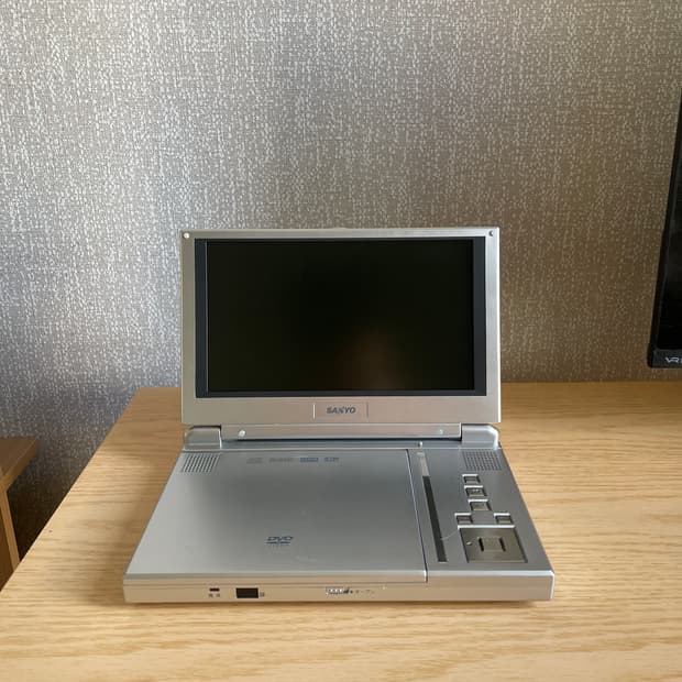 산요 DVD-HP90T 포터블 DVD 플레이어
