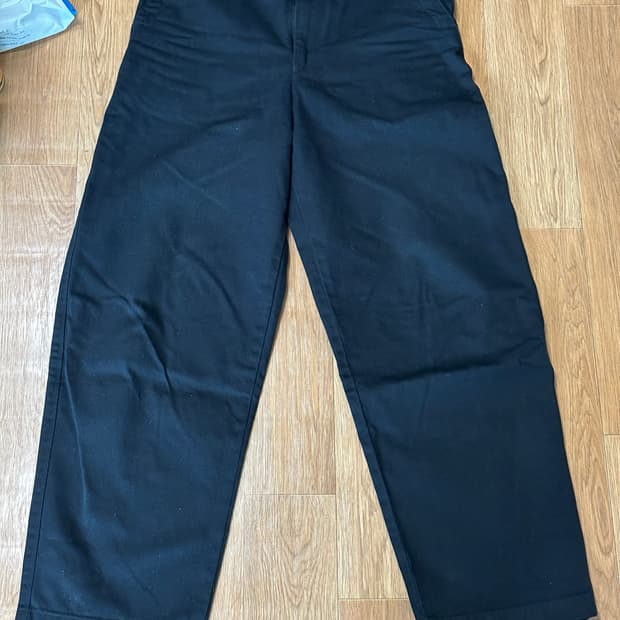 (73) 유니클로u 24fw 와이드핏 치노 블랙