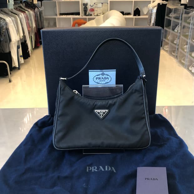 프라다 리나일론 호보 숄더백