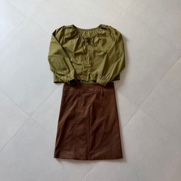 [Vintage] Olive blouse & skirt