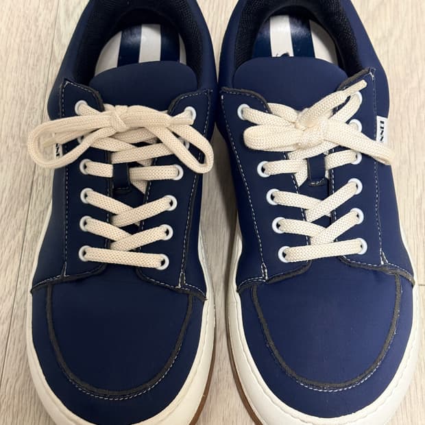 써네이 드리미 네이비(네오프렌) 43 사이즈 판매