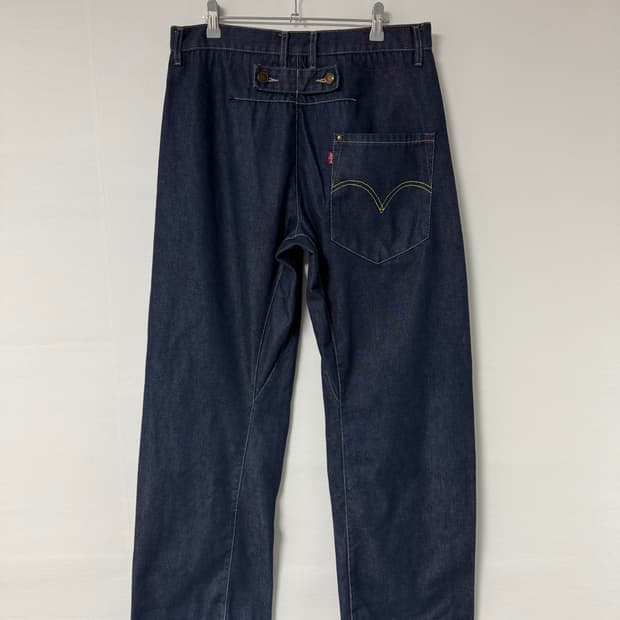 33/33) 리바이스 엔지니어드 신치백