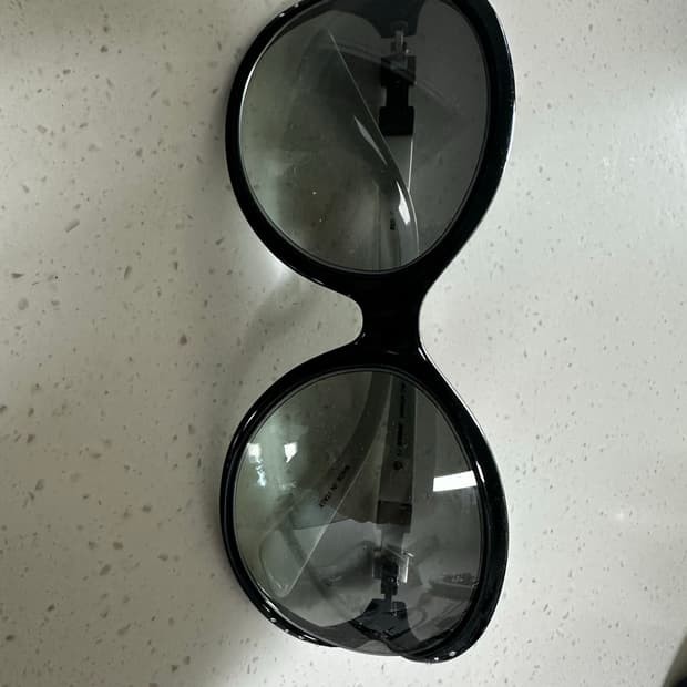 질스튜어트 선글라스 팝니다