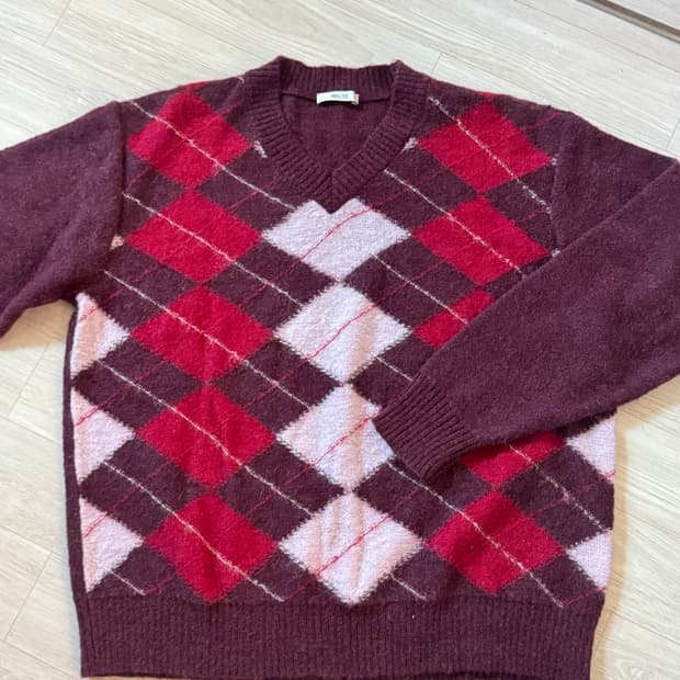 호이테 브이넥 니트 