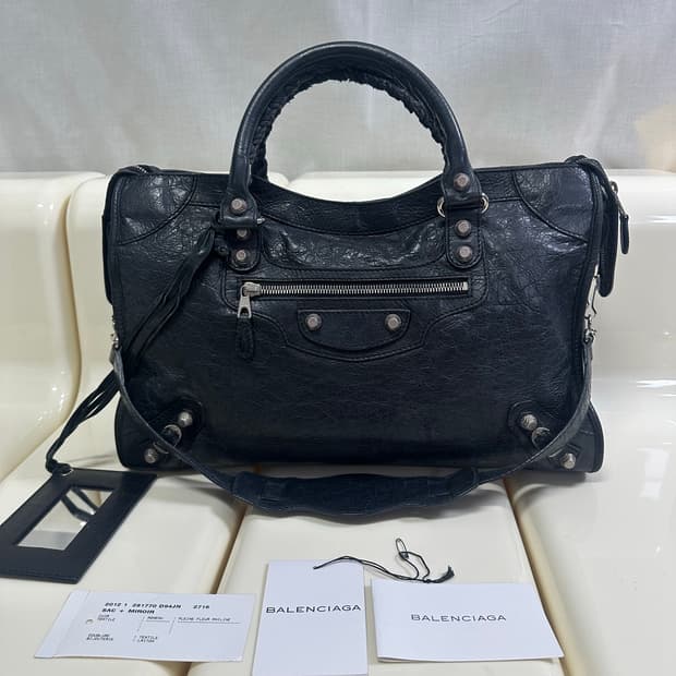 [A 정품] 발렌시아가 시티 모터백 미디움 블랙