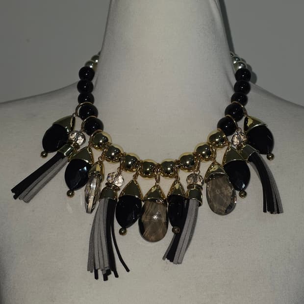 빈티지)블랙x골드 태슬 포인트 크리스탈 오브제 보헤미안 앤틱 볼드목걸이