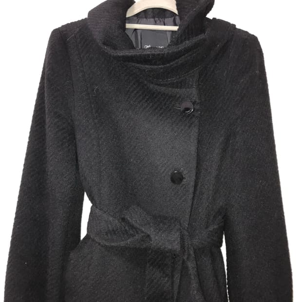 black neck middle coat jacket