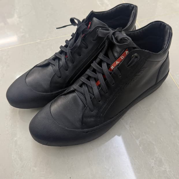 프라다 스포츠 레더 하이탑 스니커즈