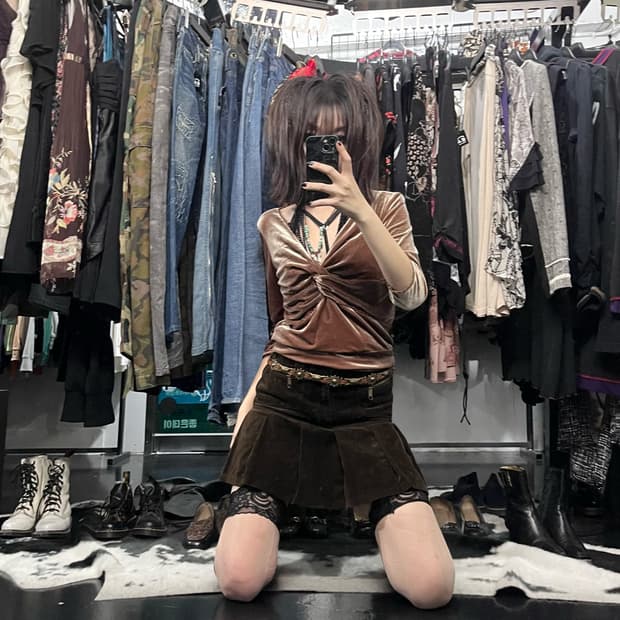 브라운 지퍼 디테일 미니 스커트