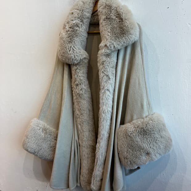 HARRY ANN 레빗퍼 트리밍 케이프