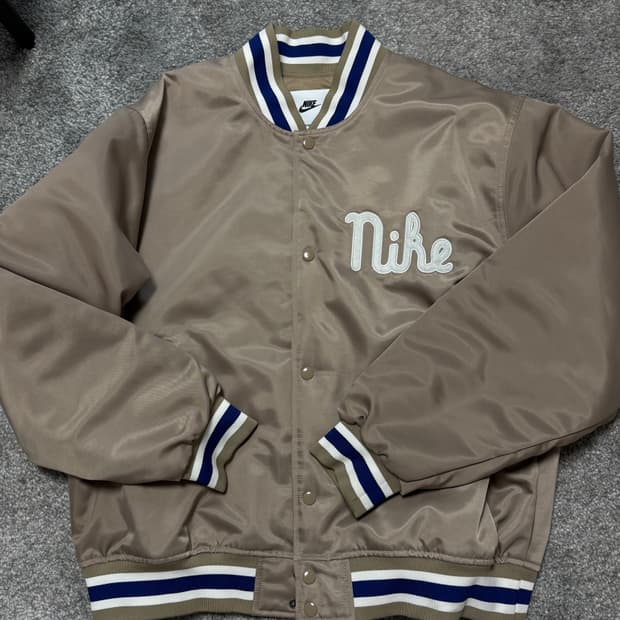 나이키 Athletic Dept 1972 World Champs 바시티 