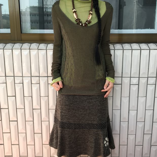 Cable point v neck knit
