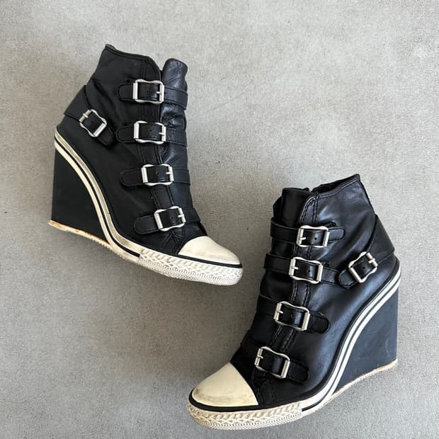 Ash 블랙 버클 레더 웨지 스니커즈