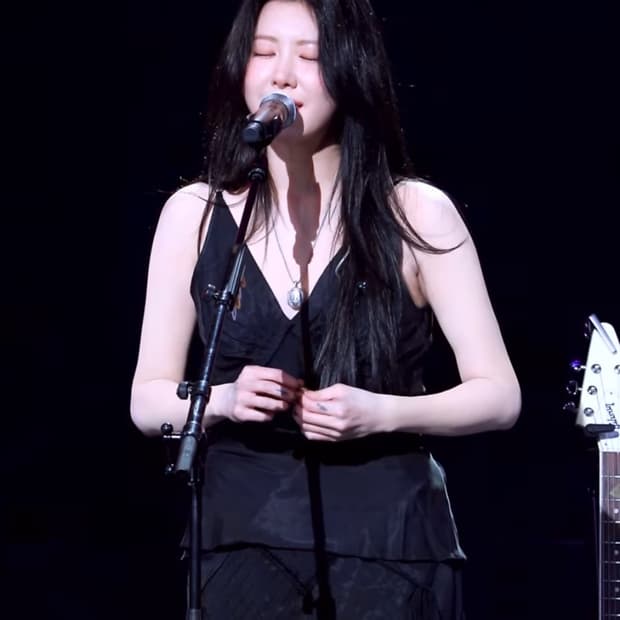 백예린착용 노울스 탑&스커트 세트